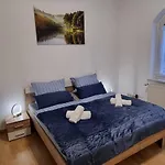Charmante, Ruhige Erdgeschosswohnung Mit Balkon Apartmán
