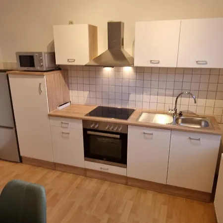 Apartment Charmante, Ruhige Erdgeschosswohnung Mit Balkon *