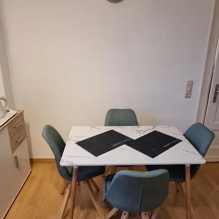 Apartment Charmante, Ruhige Erdgeschosswohnung Mit Balkon