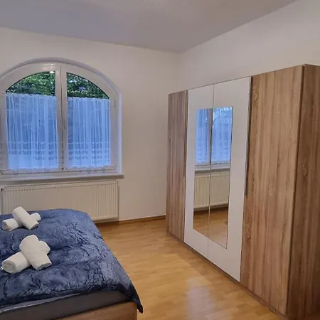 Apartment Charmante, Ruhige Erdgeschosswohnung Mit Balkon