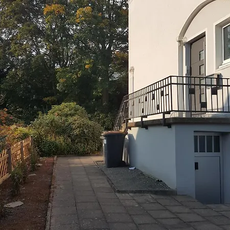 Charmante, Ruhige Erdgeschosswohnung Mit Balkon 아파트