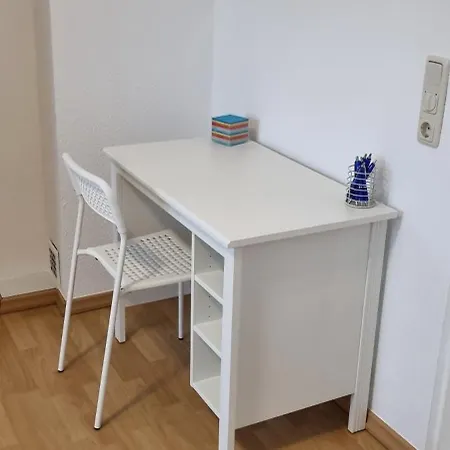 Charmante, Ruhige Erdgeschosswohnung Mit Balkon 뤼덴샤이드