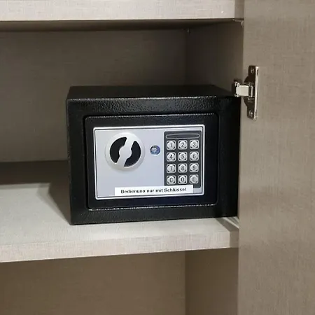 Charmante, Ruhige Erdgeschosswohnung Mit Balkon *