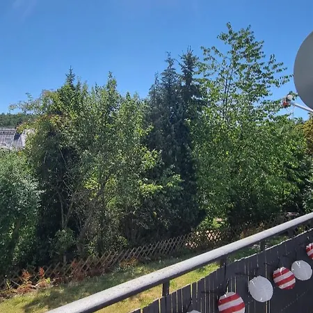 아파트 Charmante, Ruhige Erdgeschosswohnung Mit Balkon 뤼덴샤이드