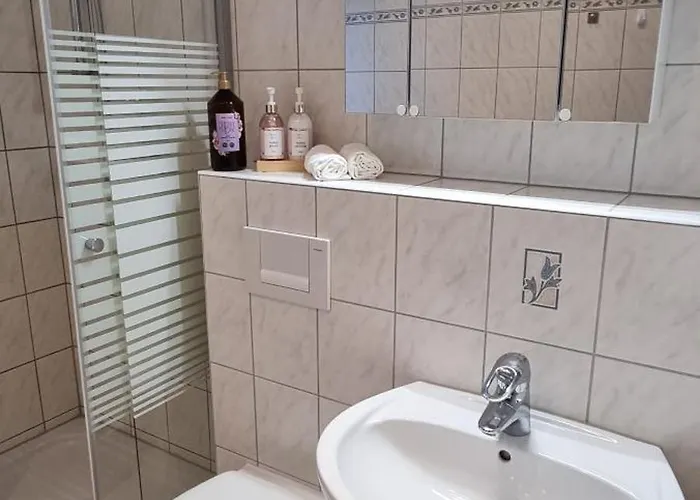 Lejlighed Charmante, Ruhige Erdgeschosswohnung Mit Balkon *